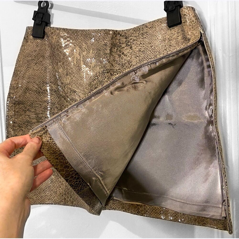 Vintage NWOT! Avirex Snakeskin Embossed Genuine Leather Mini Skirt- Size M (USA)